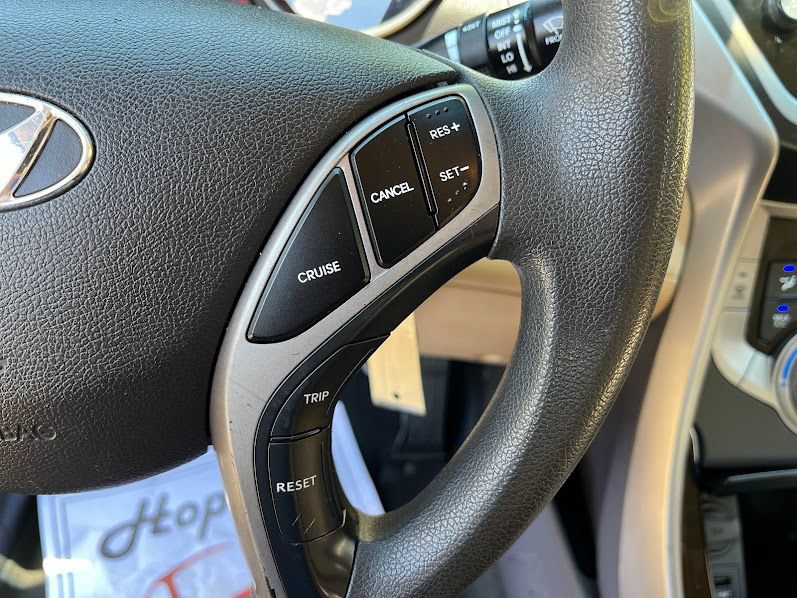 Used 2013 Hyundai Elantra GLS FWD image 16