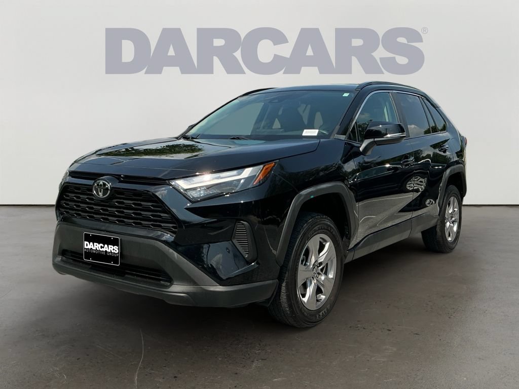 Used 2025 Toyota RAV4 XLE AWD/4WD image 3