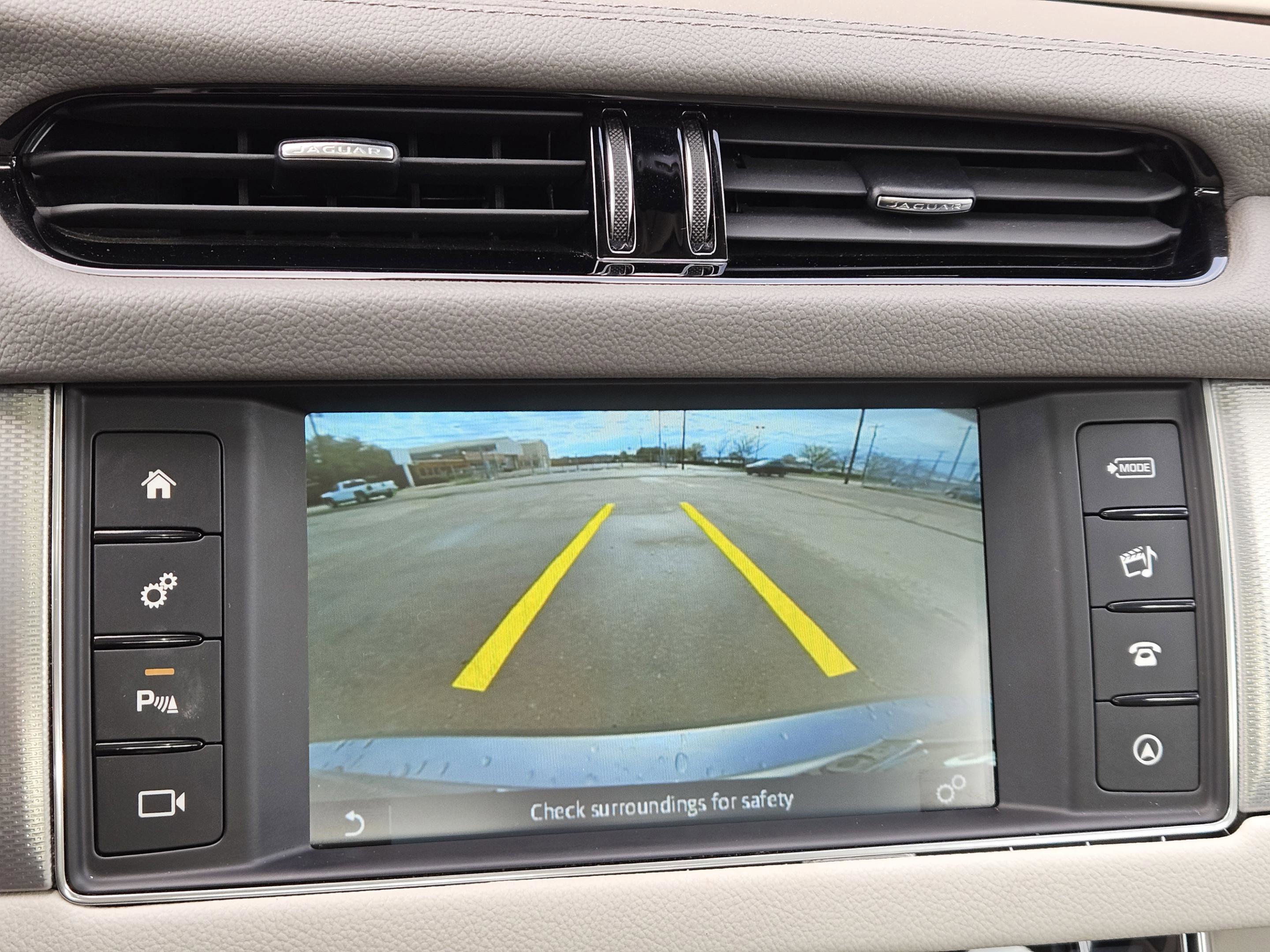 Used 2017 Jaguar XF Prestige image 20