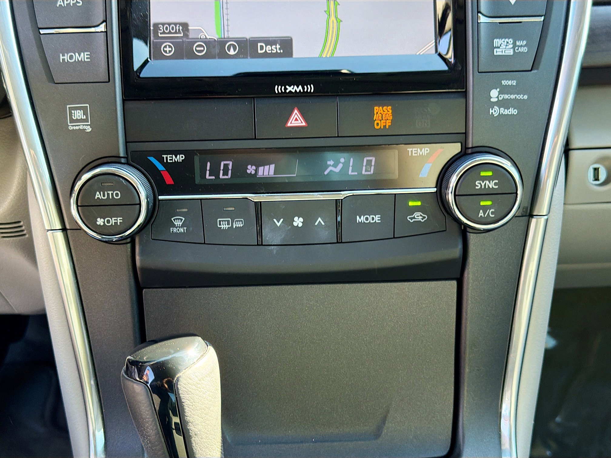 Used 2017 Toyota Camry XLE w/ Moonroof Package image 31