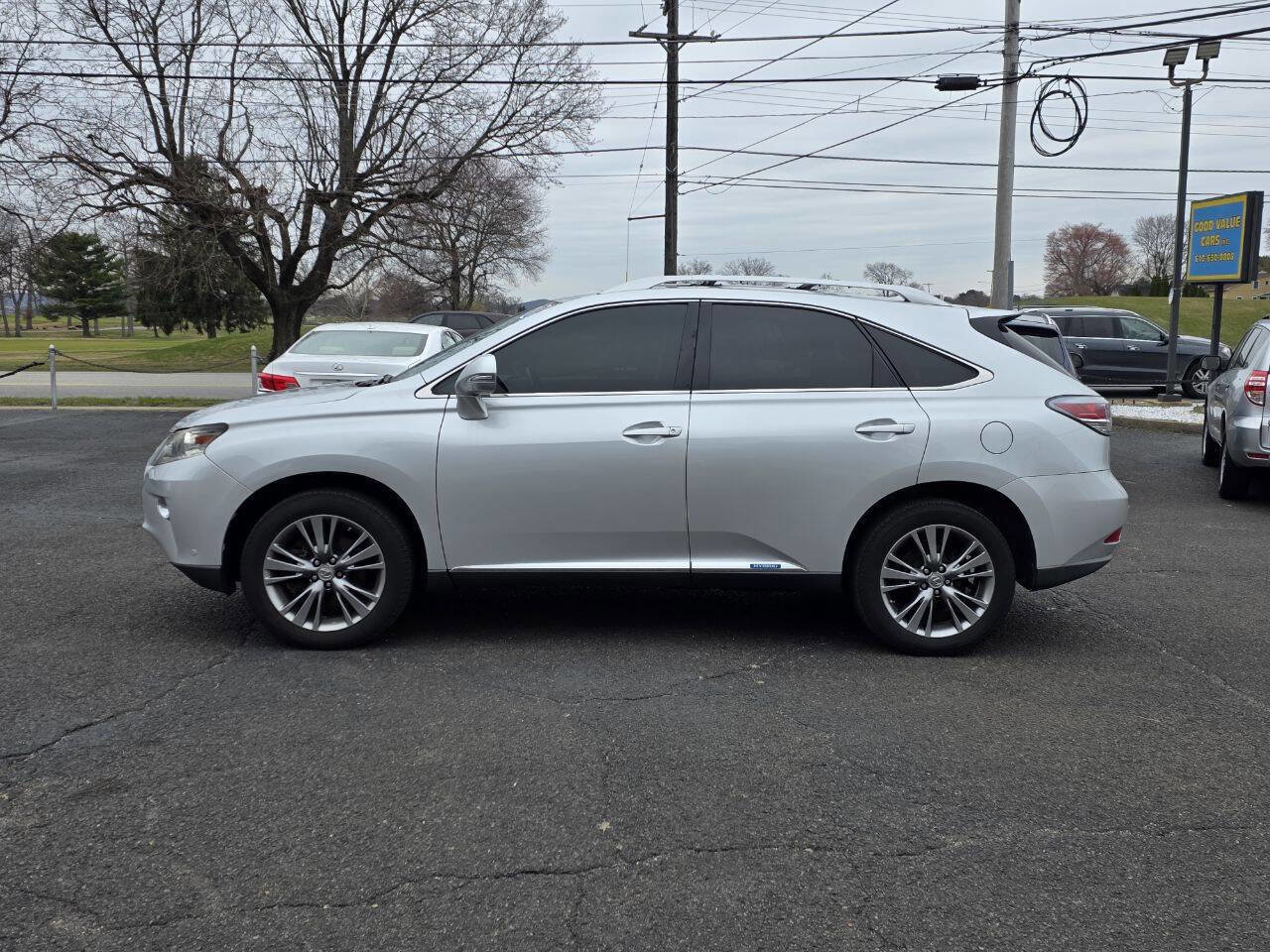 Used 2013 Lexus RX 450h Base AWD 4dr SUV w/ Navigation Pkg image 4