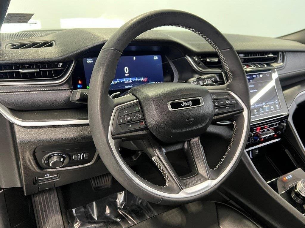Used 2024 Jeep Grand Cherokee Altitude image 27