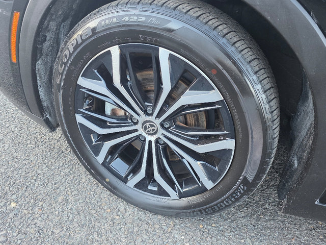 Used 2023 Toyota Crown XLE image 29