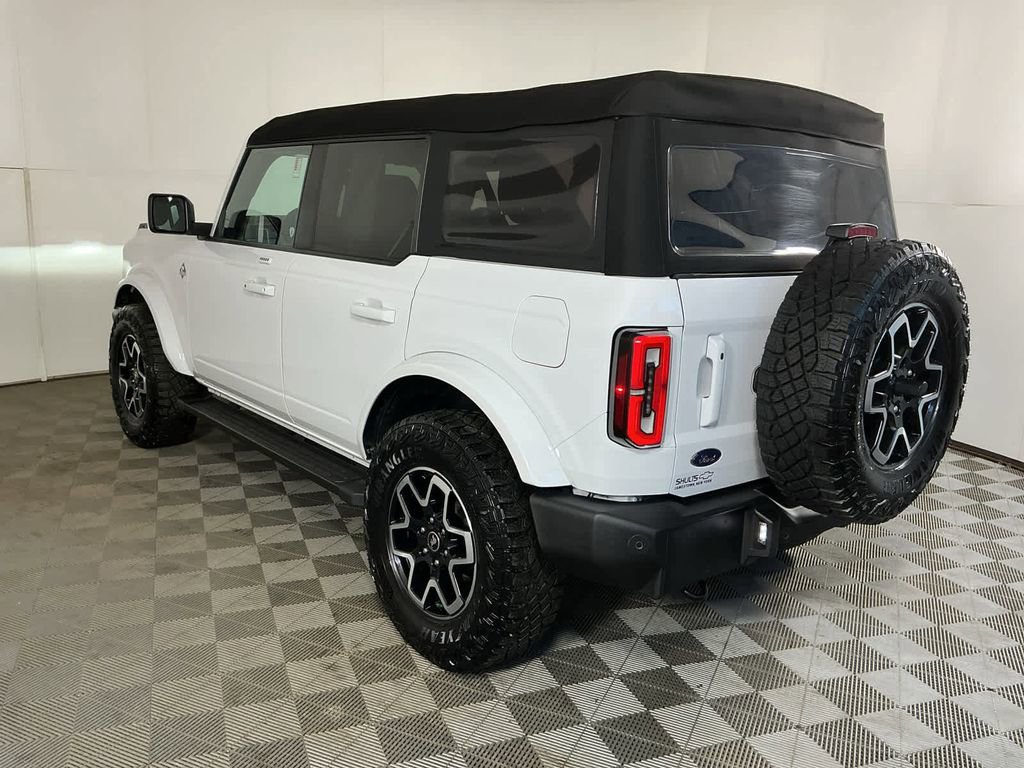 Used 2023 Ford Bronco Outer Banks image 8