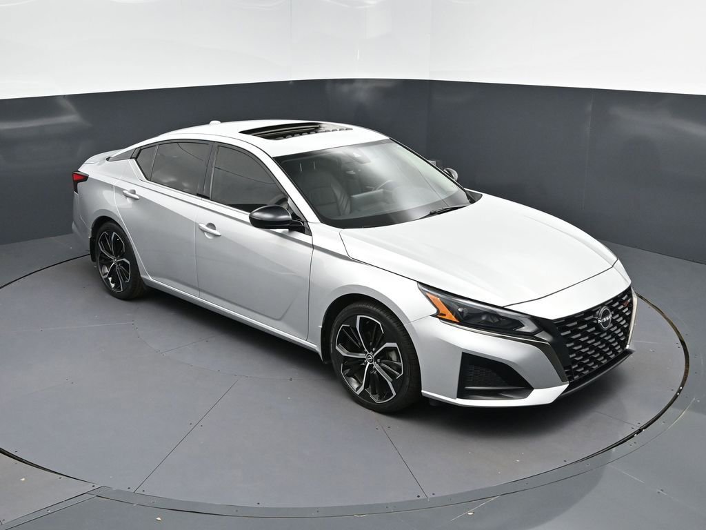 Used 2024 Nissan Altima 2.5 SR w/ SR Premium Package image 36