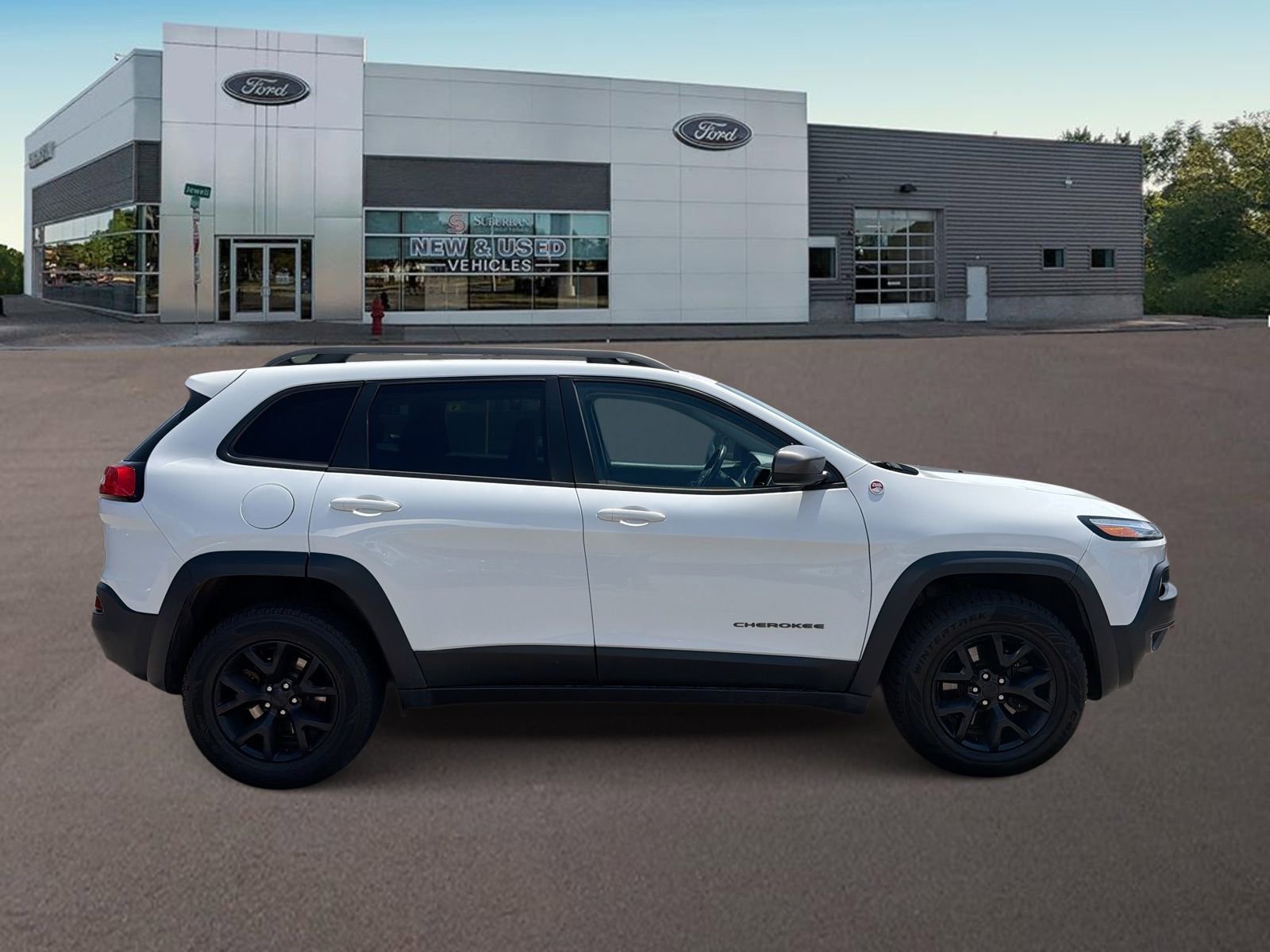 Used 2015 Jeep Cherokee Trailhawk w/ Cold Weather Group AWD/4WD image 12