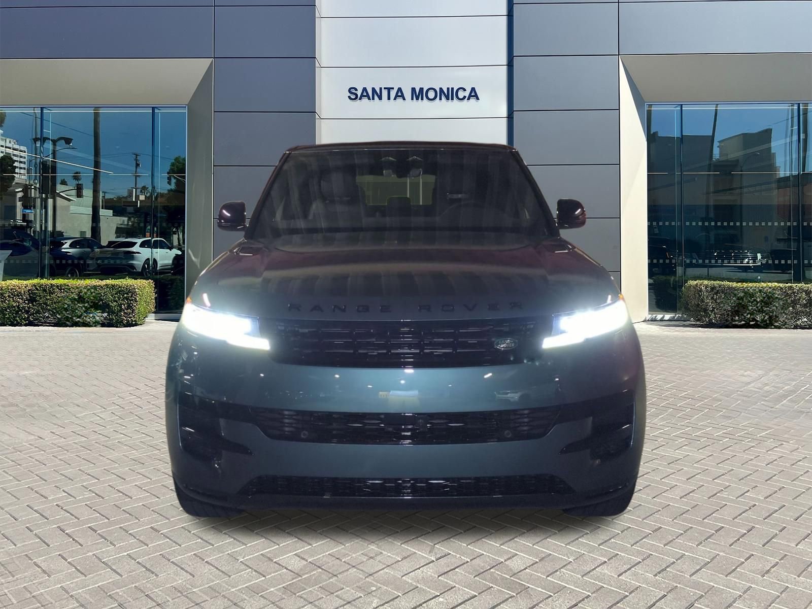 New 2026 Land Rover Range Rover Sport SE AWD/4WD image 8