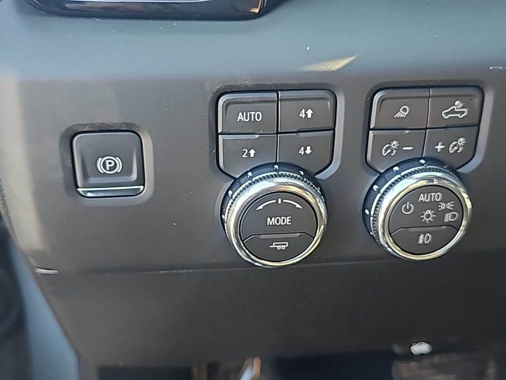 New 2026 GMC Sierra 3500 Denali w/ Denali Reserve Package image 17