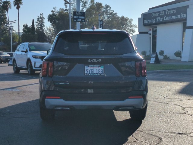 Certified 2026 Kia Sorento LX FWD image 4