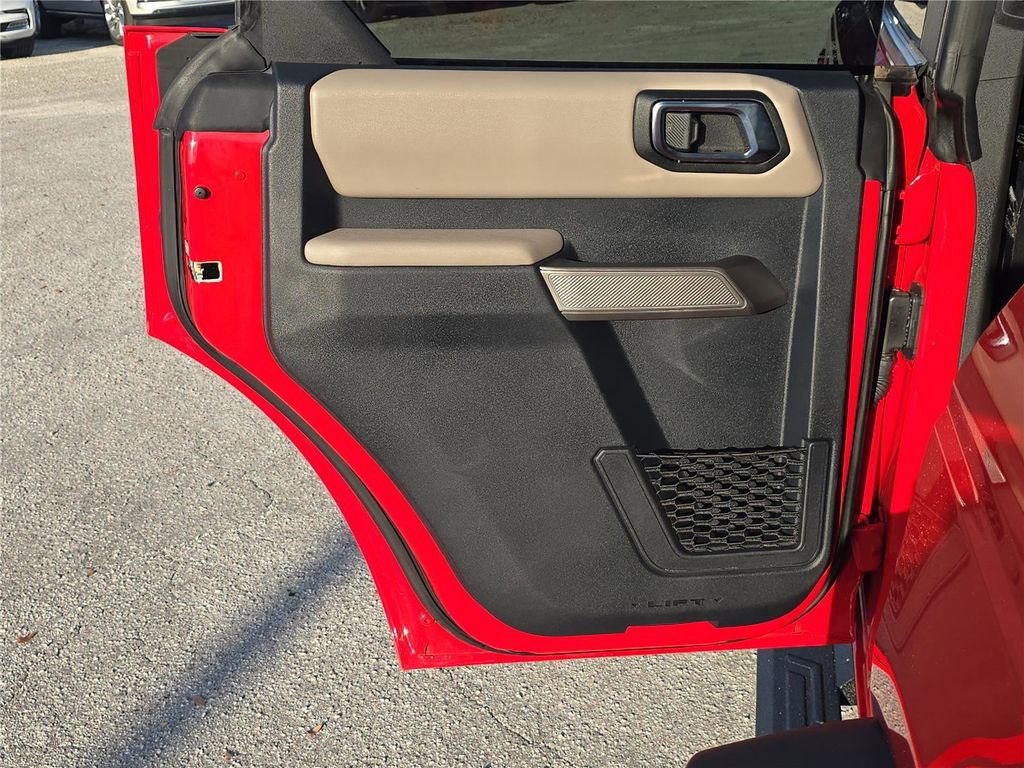 Used 2023 Ford Bronco Wildtrak image 11