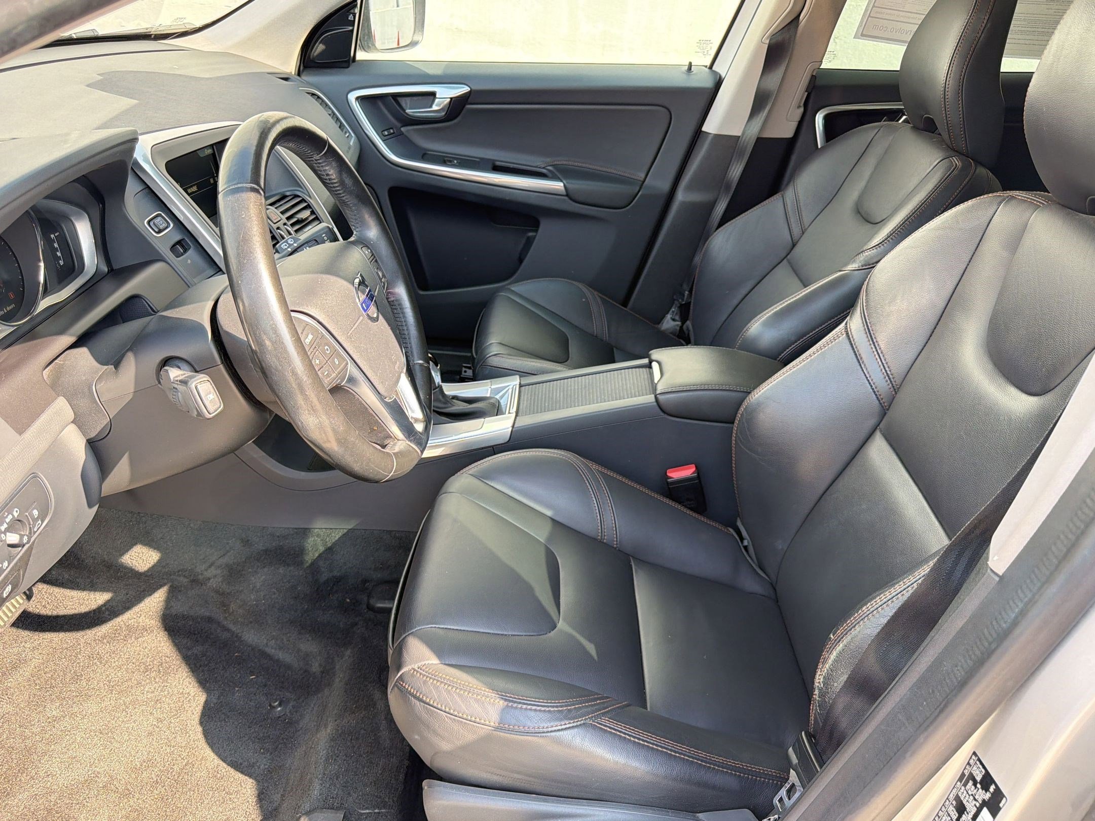 Used 2017 Volvo XC60 T6 Dynamic w/ Climate Package AWD/4WD image 5