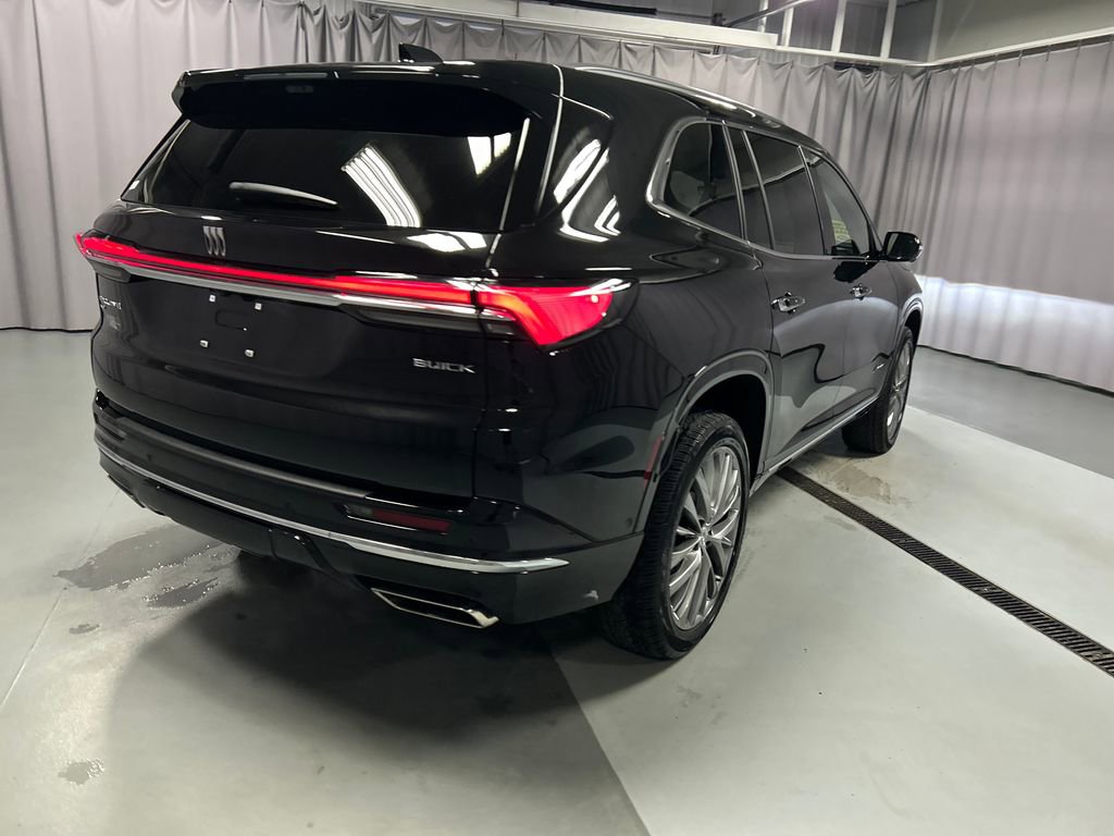 Used 2025 Buick Enclave Avenir AWD/4WD image 7