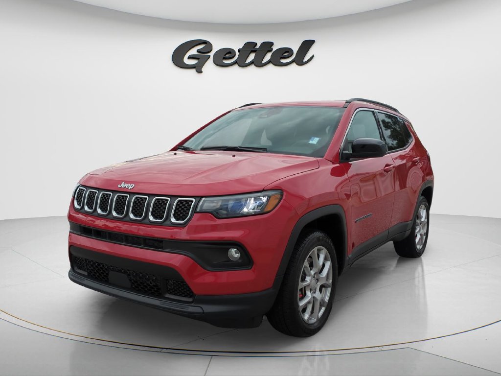 Used 2023 Jeep Compass Latitude AWD/4WD image 1