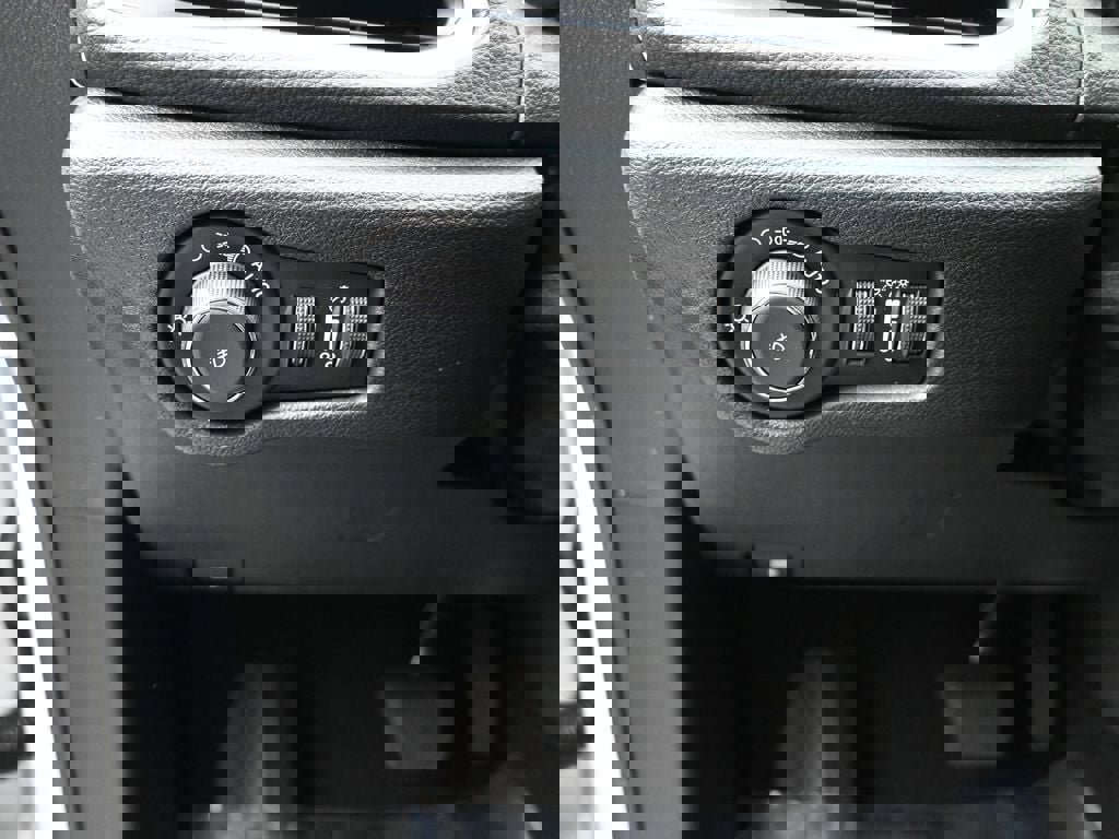 New 2026 Chrysler Pacifica Select image 14