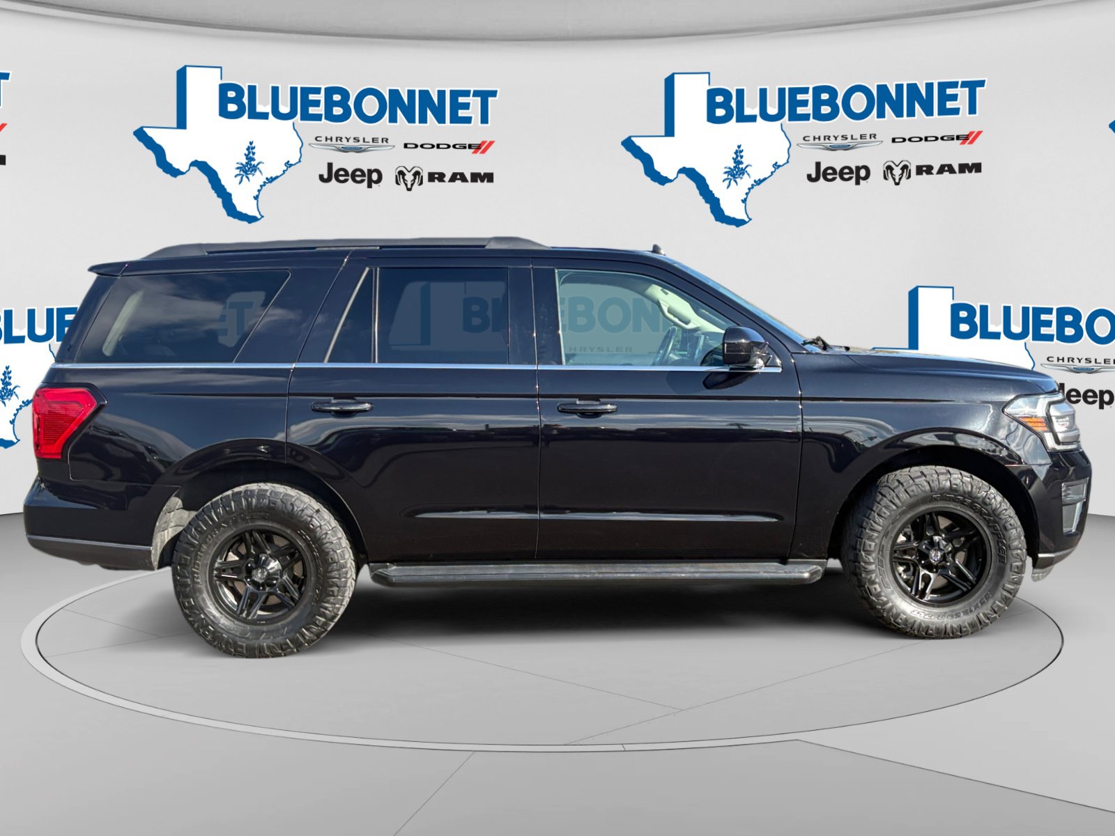 Used 2022 Ford Expedition XLT AWD/4WD image 4