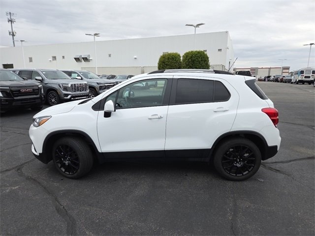 Used 2022 Chevrolet Trax LT w/ Sport Edition image 17