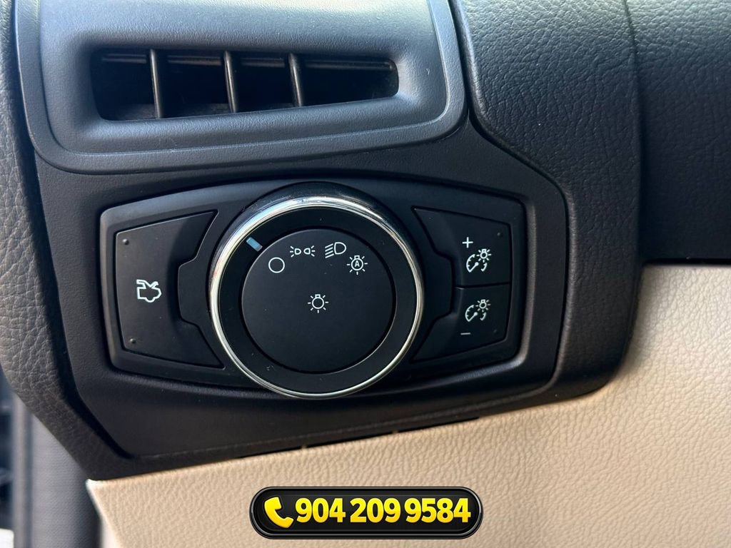 Used 2014 Ford Focus SE FWD image 14