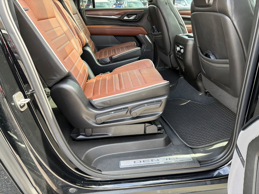 Used 2023 GMC Yukon XL Denali Ultimate image 15