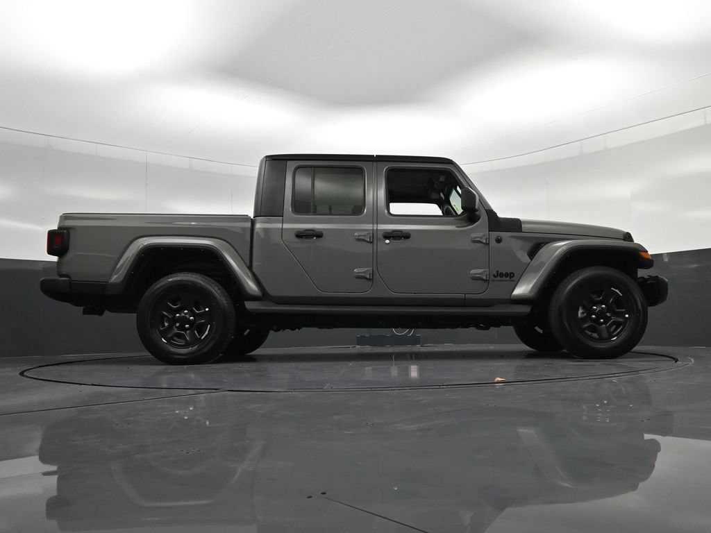 Used 2022 Jeep Gladiator Sport AWD/4WD image 28