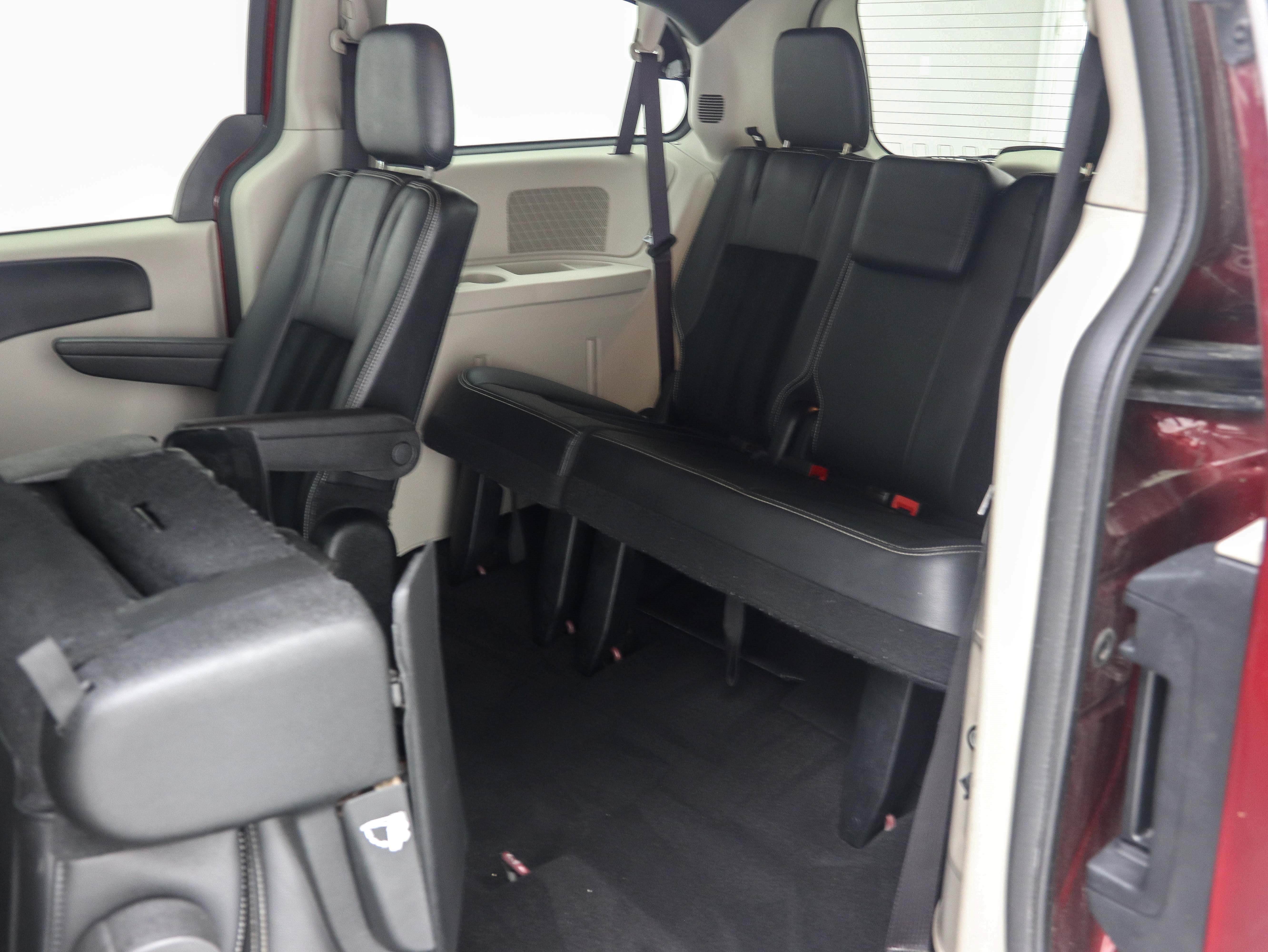 Used 2018 Dodge Grand Caravan SXT FWD image 20