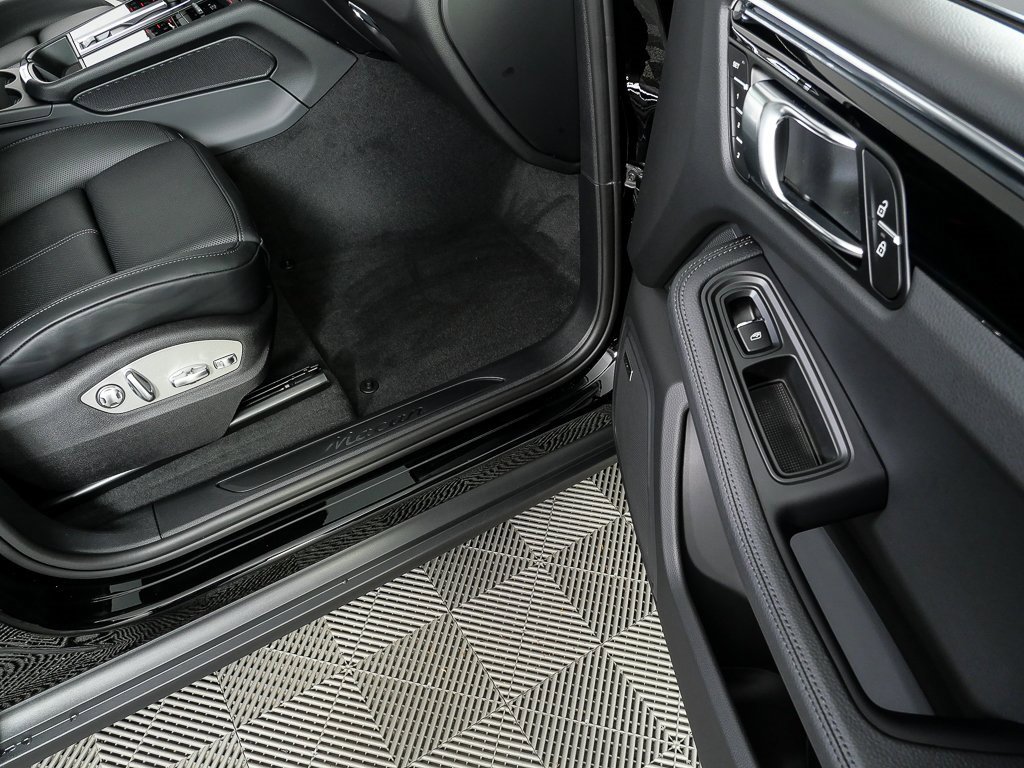 New 2026 Porsche Macan image 26