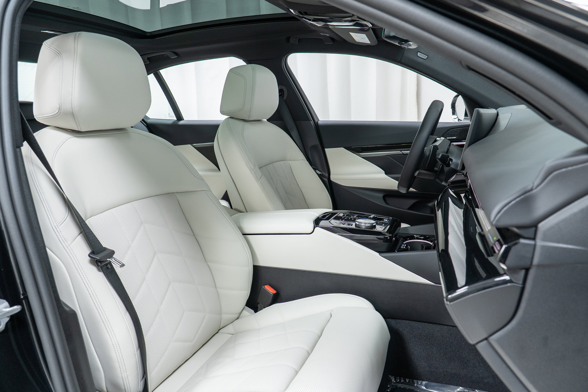 New 2026 BMW 530i xDrive w/ Premium Package image 23