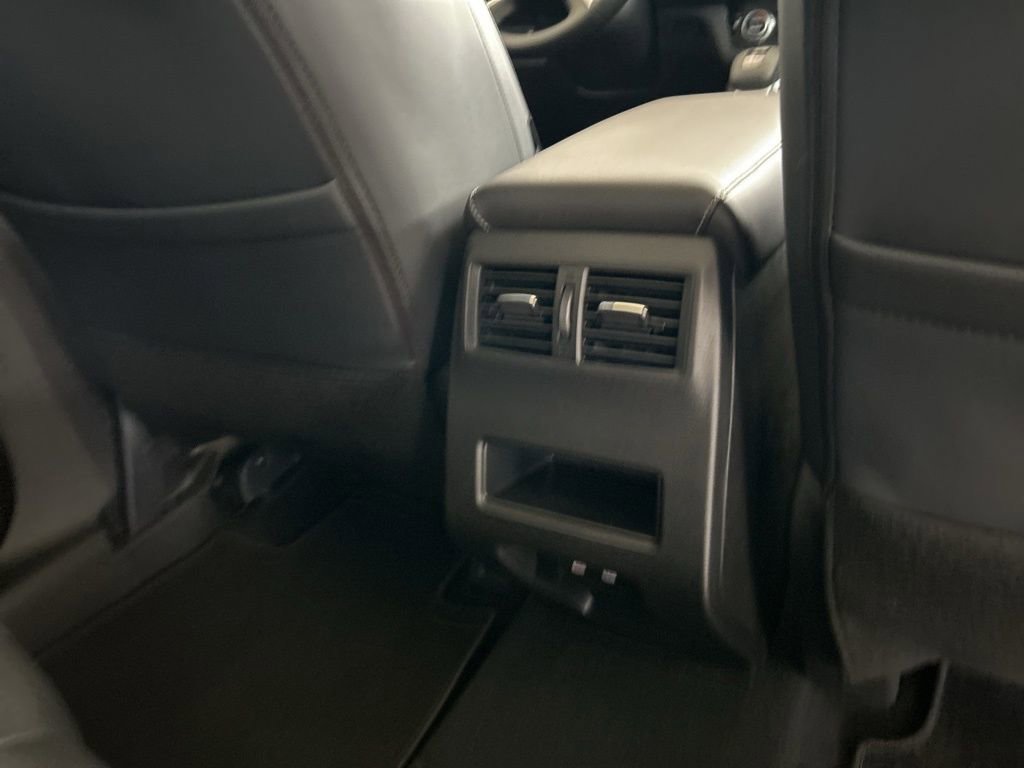 New 2025 Mitsubishi Outlander SE image 27