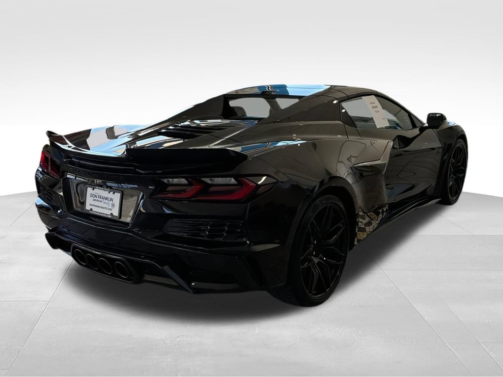 Used 2025 Chevrolet Corvette Z06 RWD image 6