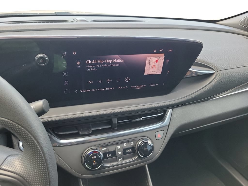 Used 2025 Buick Envista Preferred FWD image 14