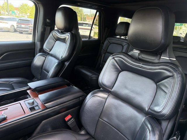 Used 2020 Lincoln Navigator Reserve w/ Equipment Group 208A Reserve AWD/4WD image 14