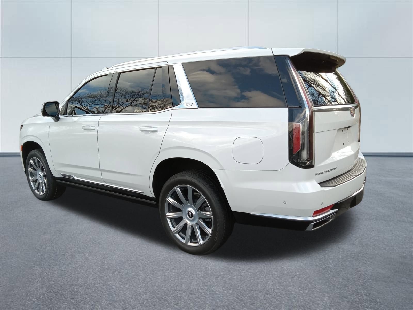 Used 2023 Cadillac Escalade Premium Luxury Platinum image 3