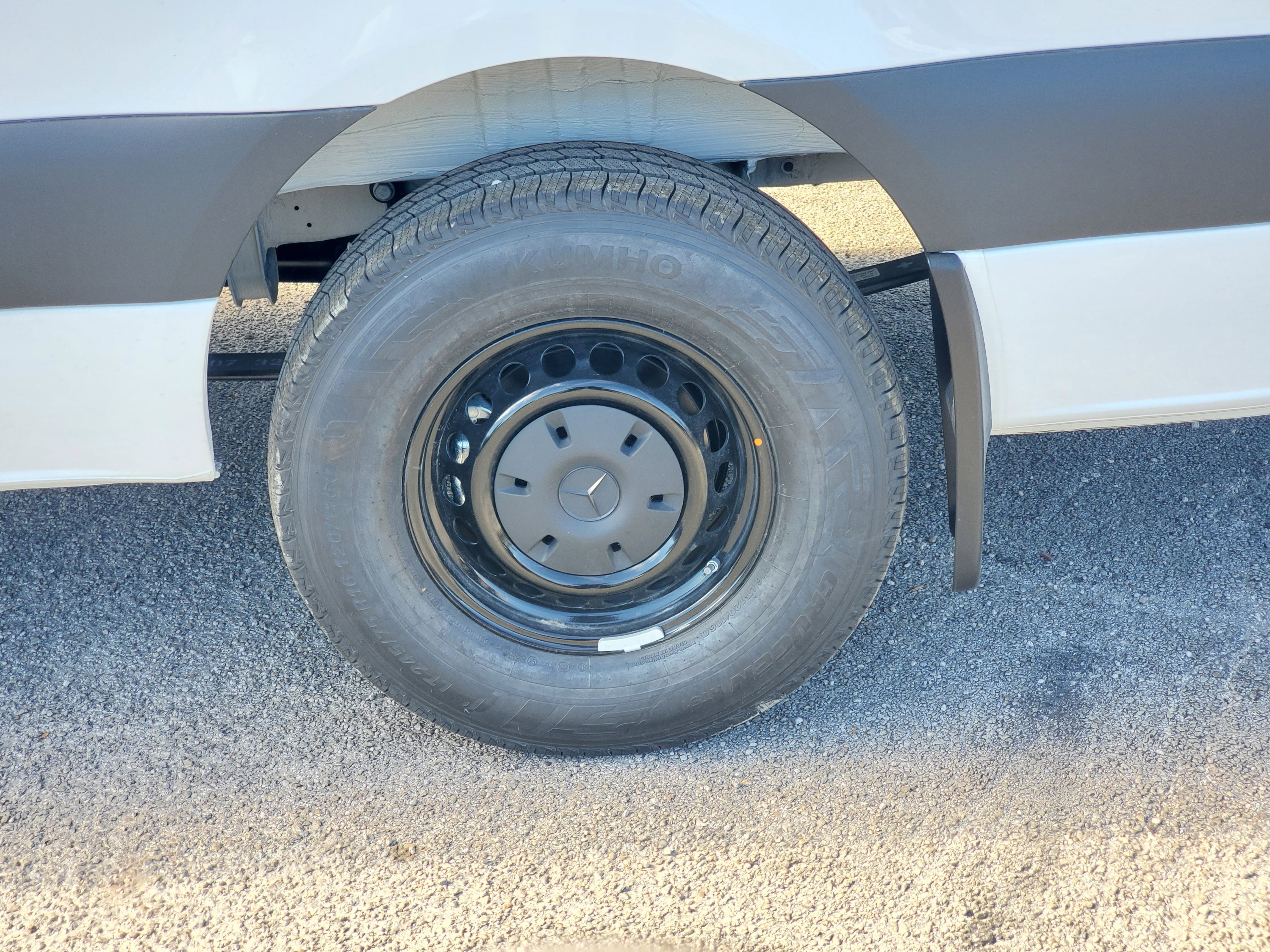 Used 2025 Mercedes-Benz Sprinter 2500 image 7