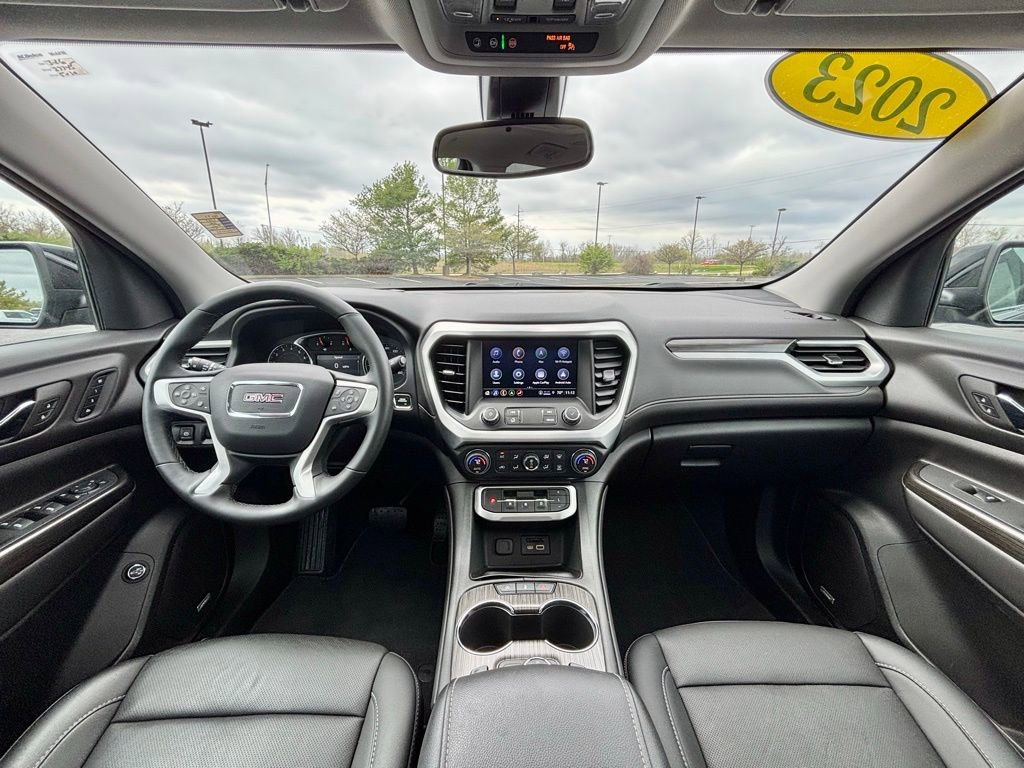 Used 2023 GMC Acadia SLT w/ Preferred Package image 29