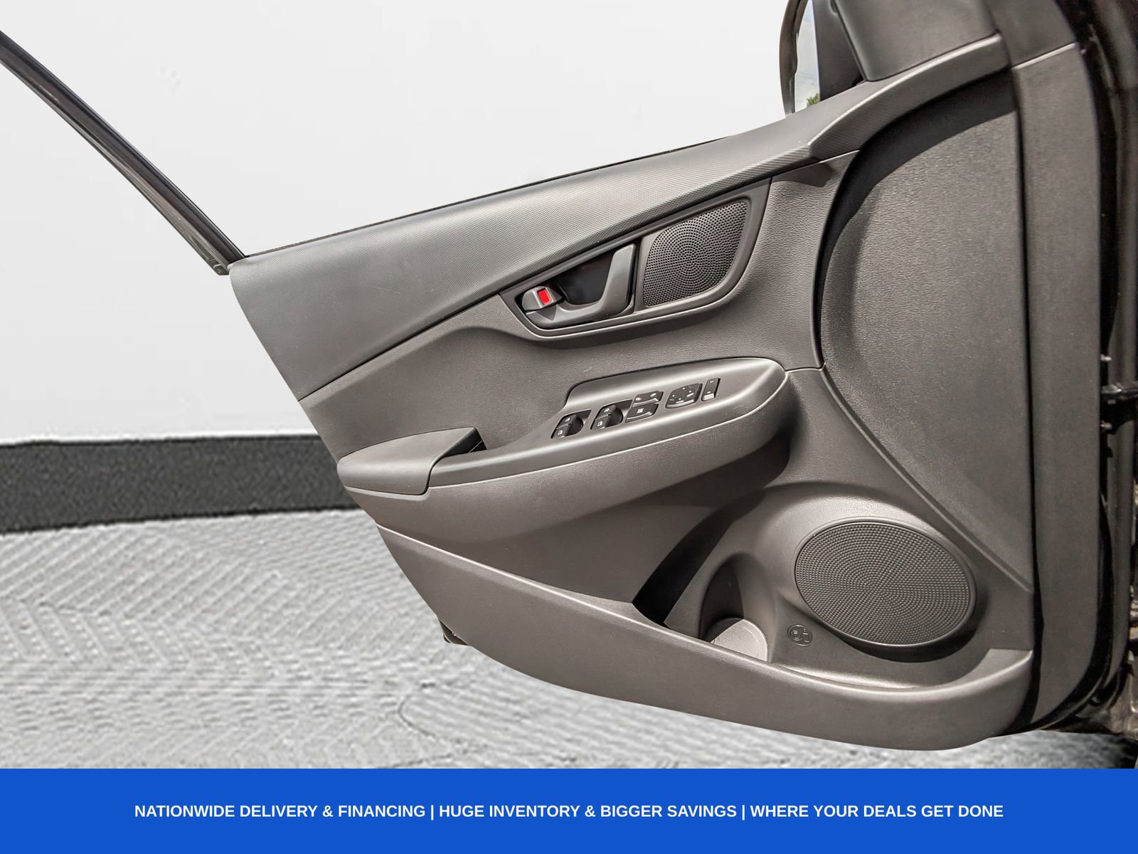 Used 2022 Hyundai Kona SE image 32