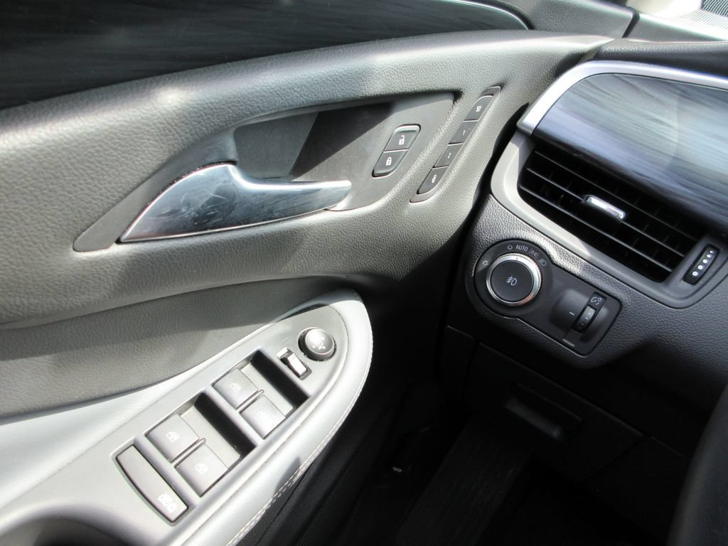 Certified 2020 Buick Envision Essence FWD image 24