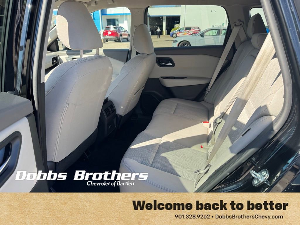 Used 2025 Nissan Rogue SV image 32