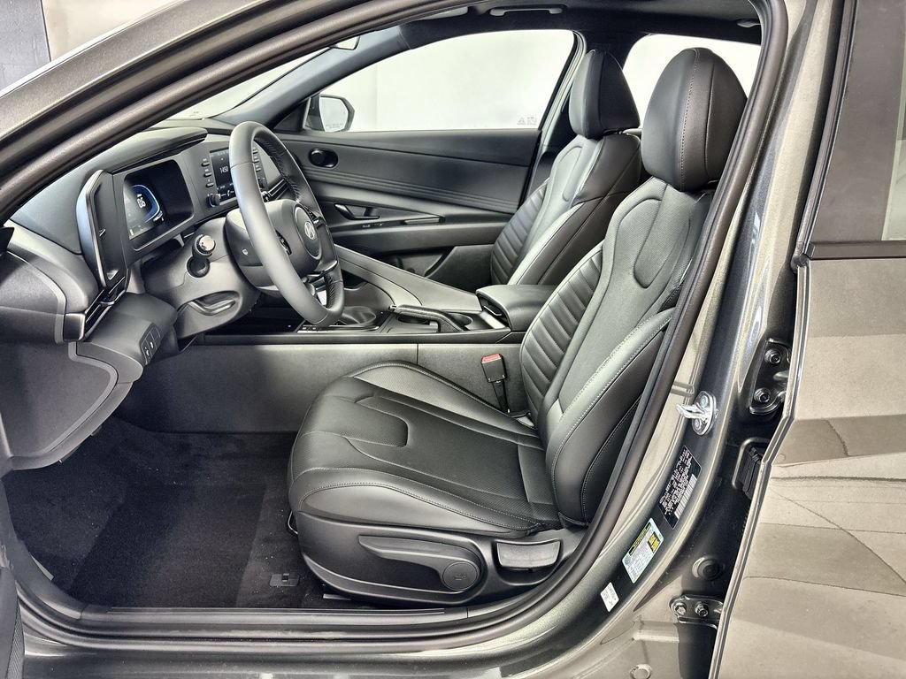 New 2026 Hyundai Elantra SEL Sport FWD image 13