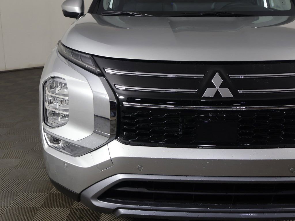 New 2026 Mitsubishi Outlander SE image 15