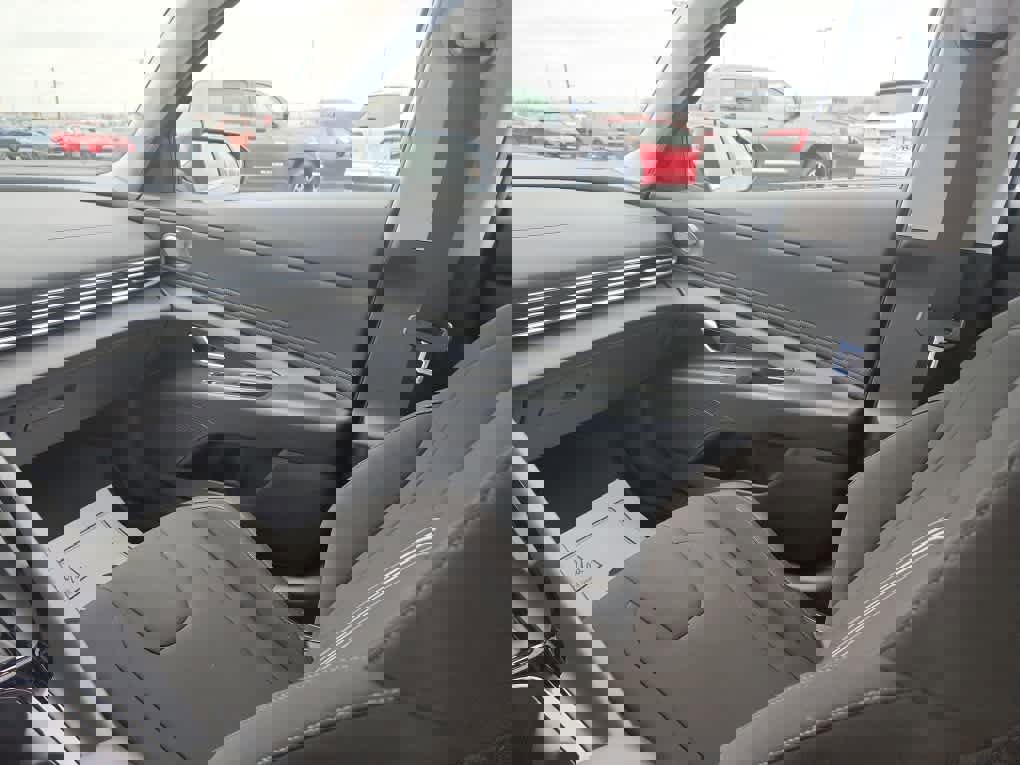 Used 2024 Hyundai Elantra SEL w/ Convenience Package image 16