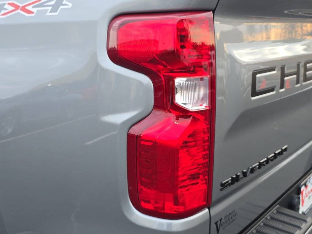 New 2026 Chevrolet Silverado 1500 Custom w/ Turbomax Blackout Package image 31