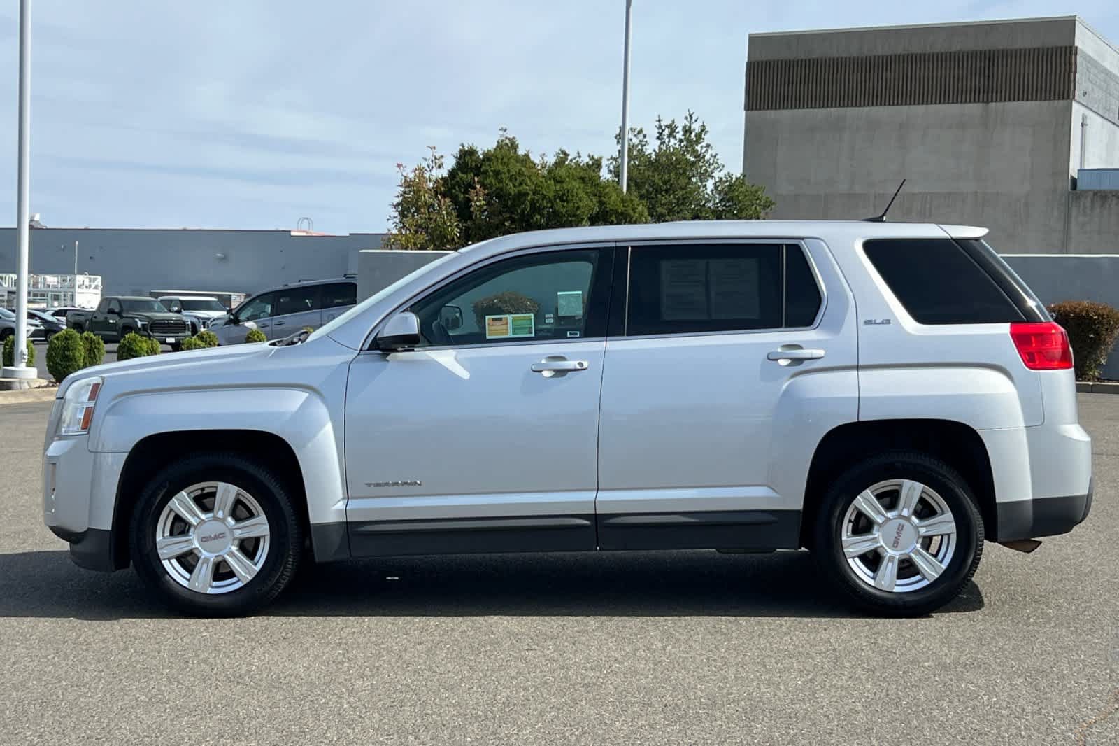 Used 2014 GMC Terrain SLE FWD image 9