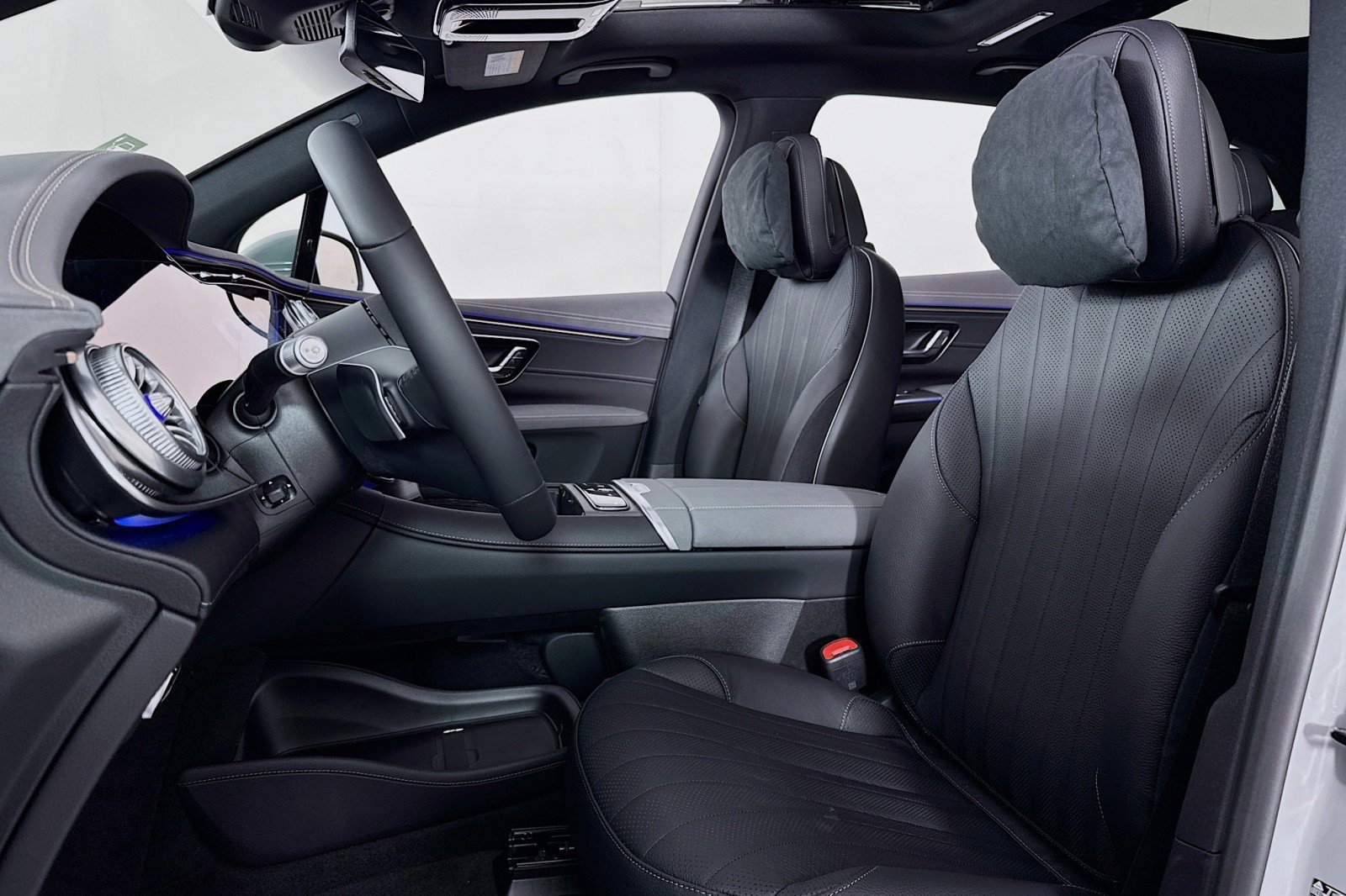 New 2026 Mercedes-Benz EQS 400 4MATIC SUV image 16