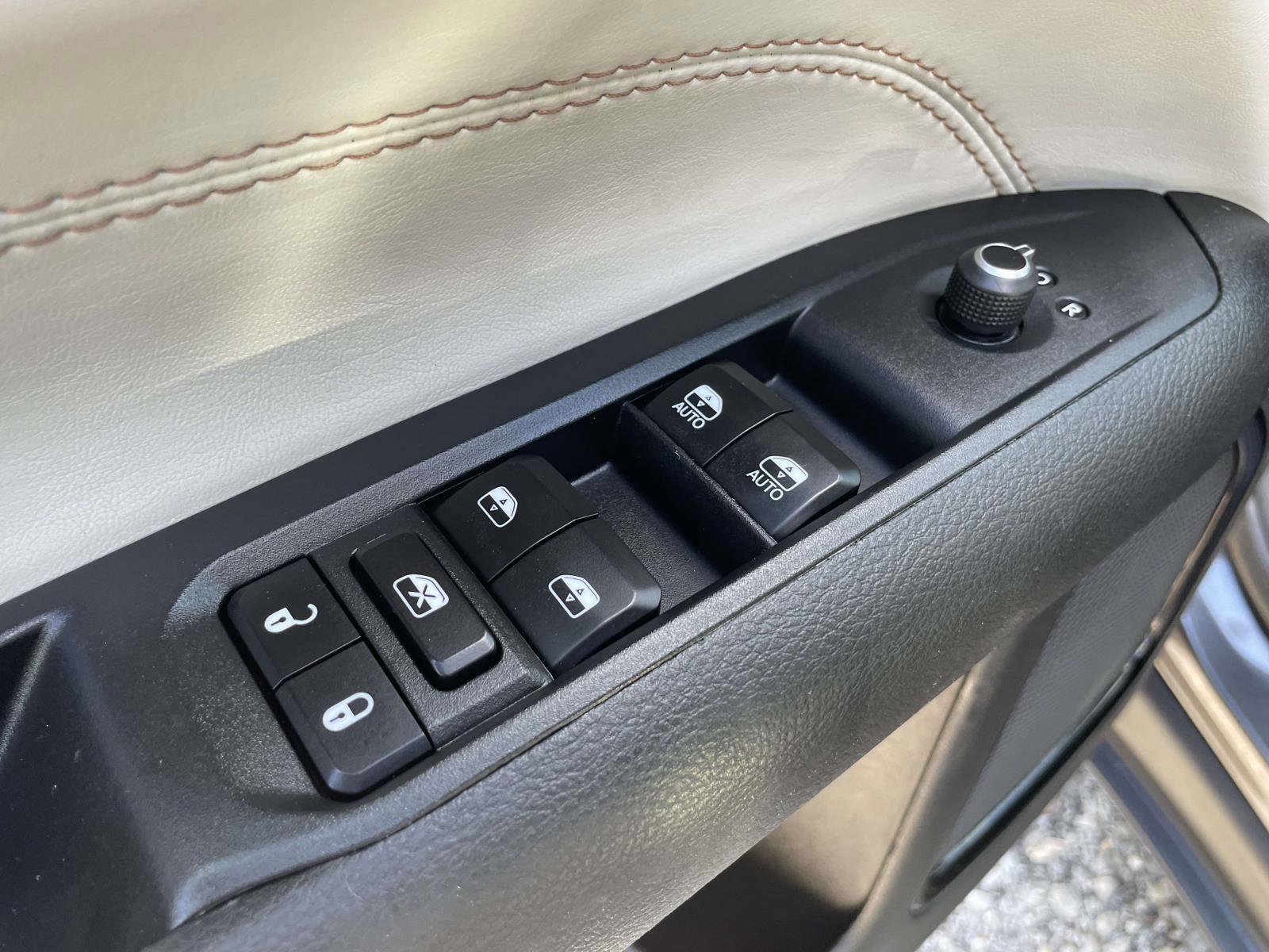 Used 2024 Jeep Compass Limited image 6