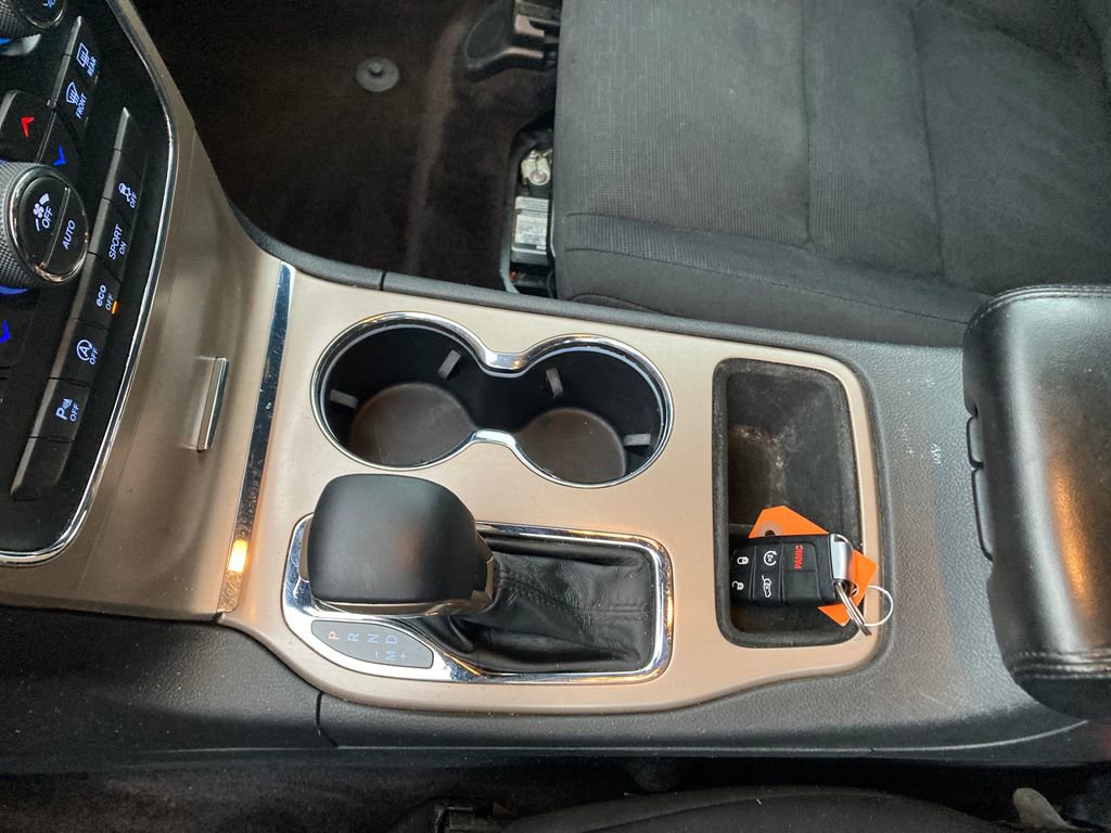 Used 2017 Jeep Grand Cherokee Laredo w/ Quick Order Package 23E image 30