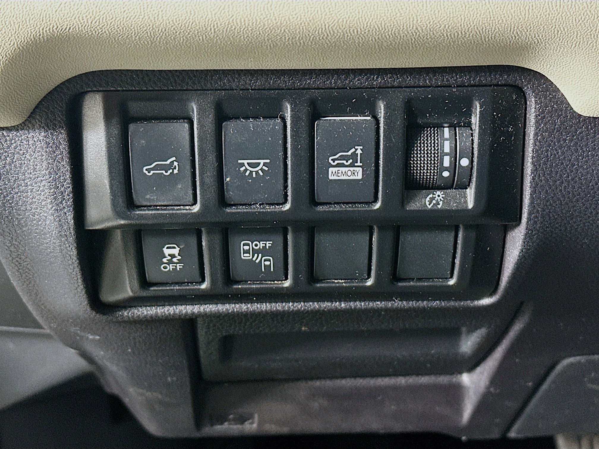 Used 2022 Subaru Ascent Limited w/ Technology Package image 17