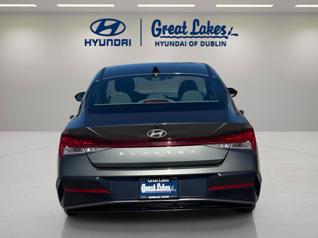 Certified 2024 Hyundai Elantra SEL w/ Convenience Package FWD image 4