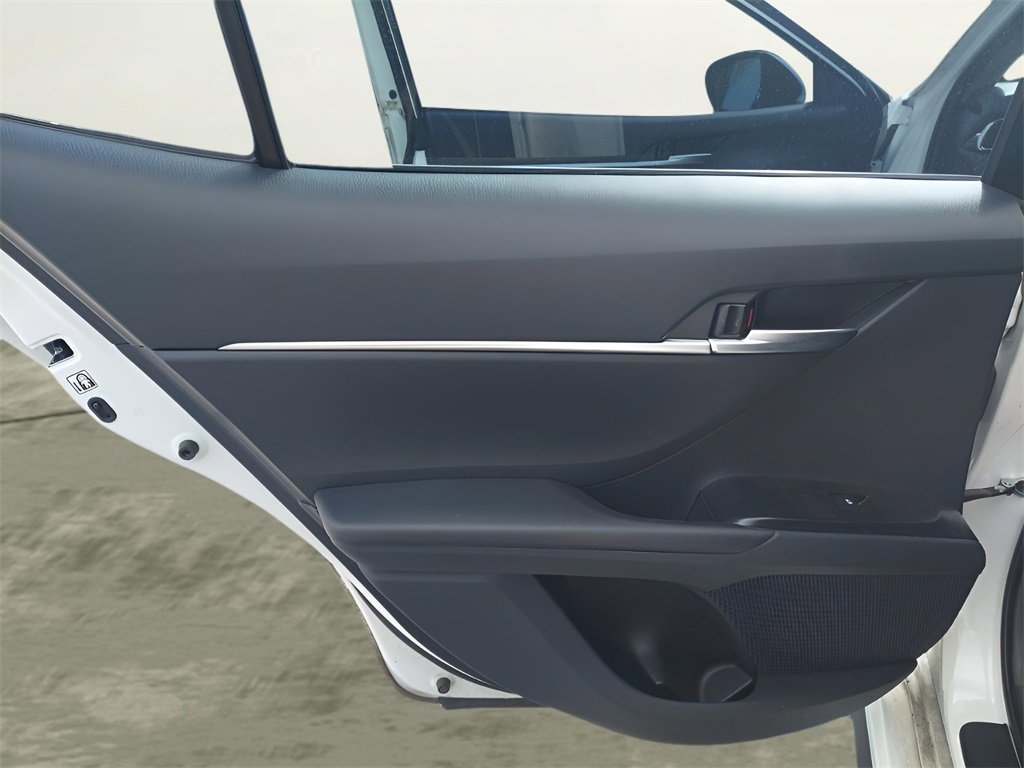 Used 2018 Toyota Camry SE image 20