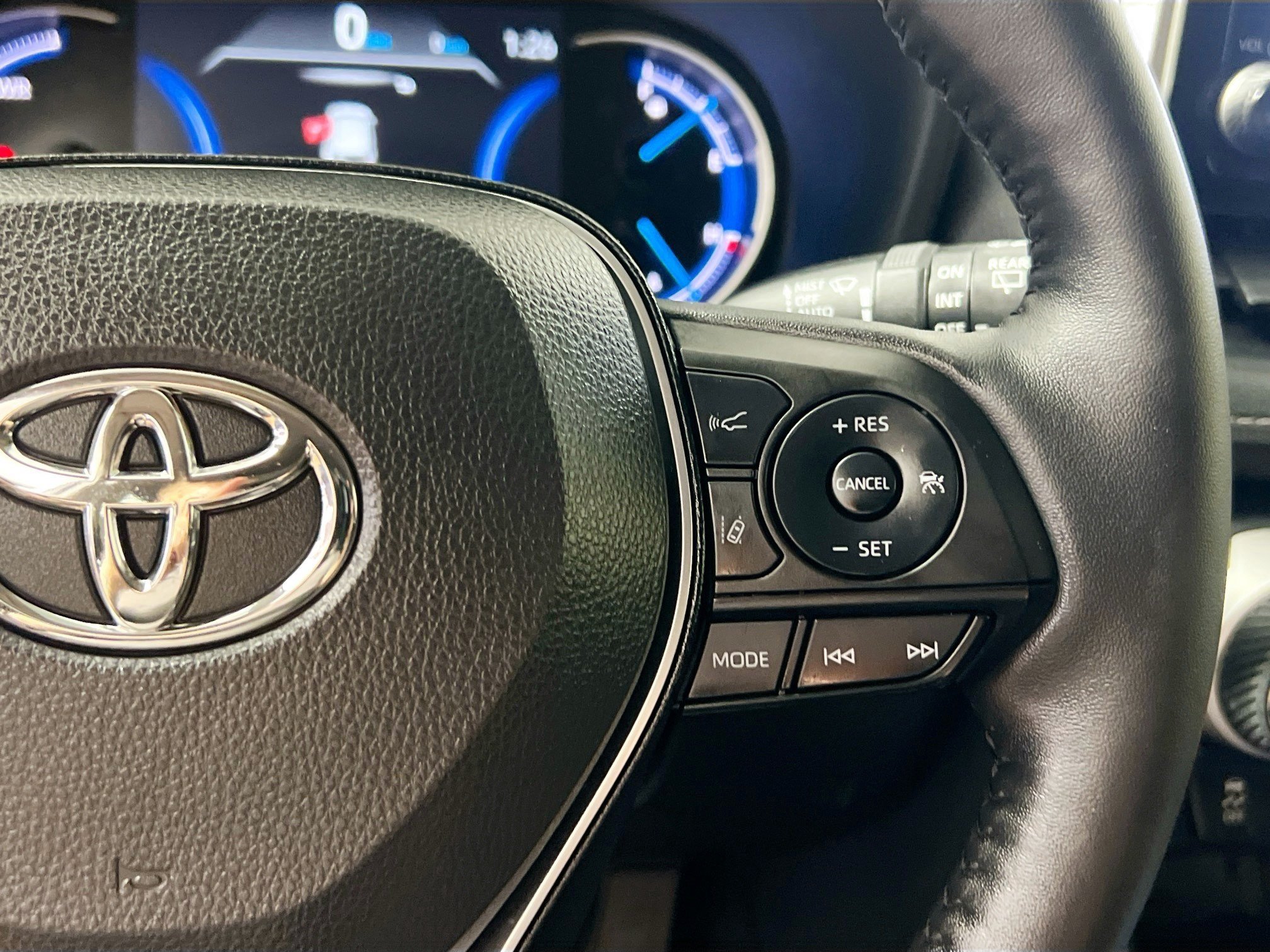 Used 2025 Toyota RAV4 XLE w/ Convenience Package AWD/4WD image 19