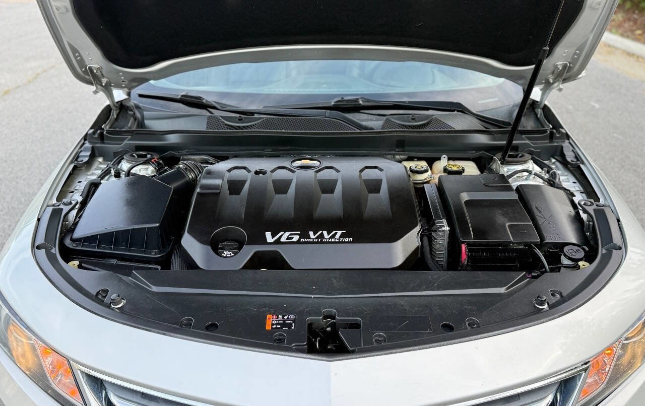 Used 2017 Chevrolet Impala LT image 3