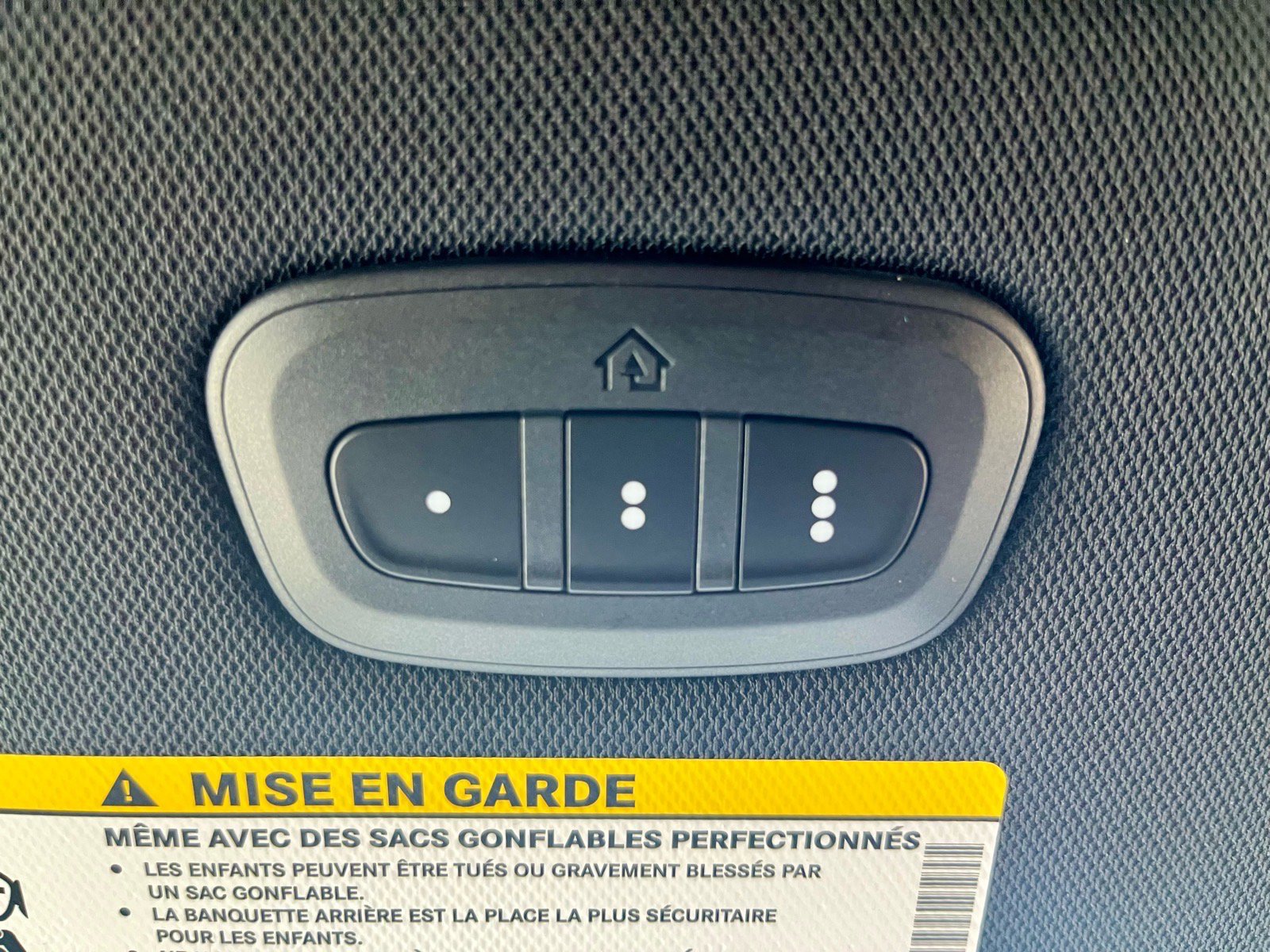 New 2026 Chrysler Pacifica Select image 31